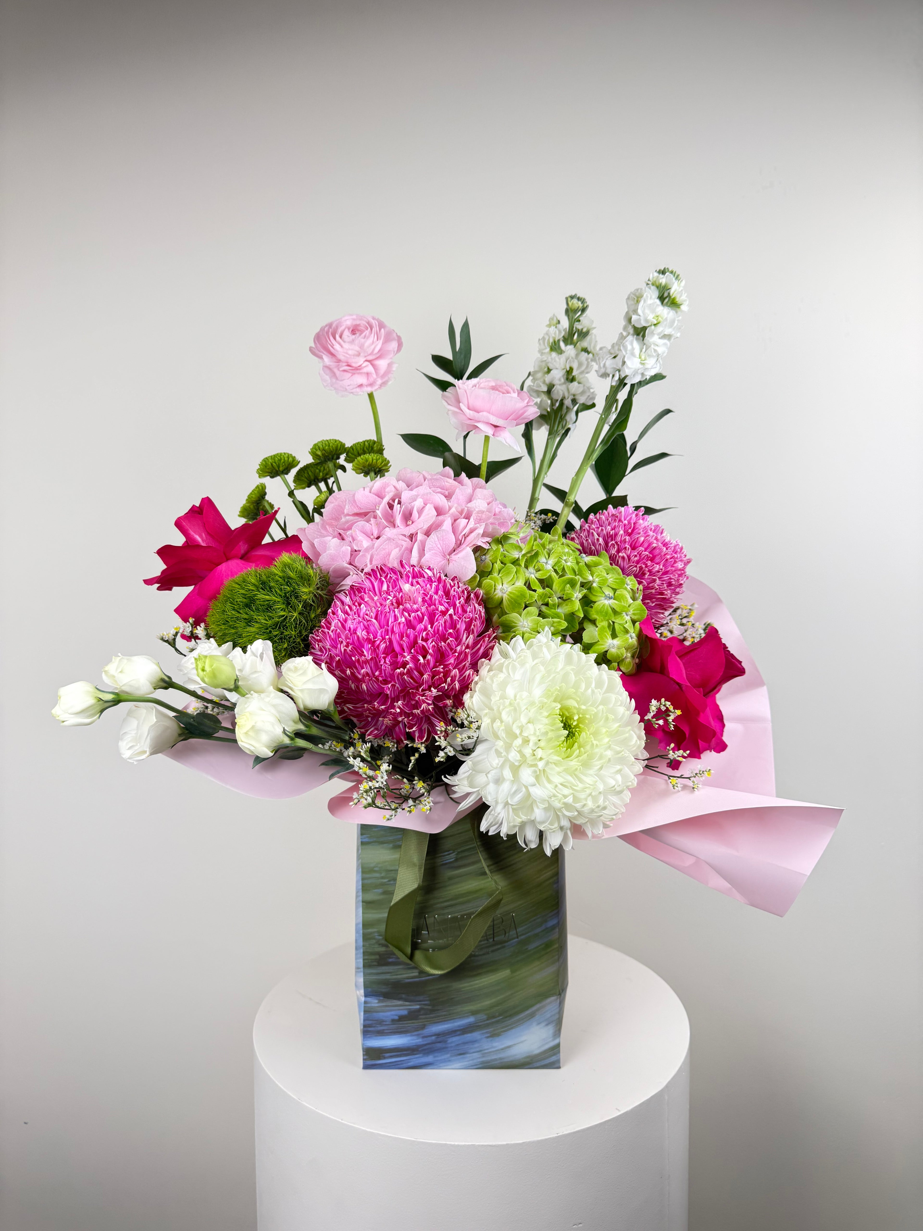 small bag arrangement 17