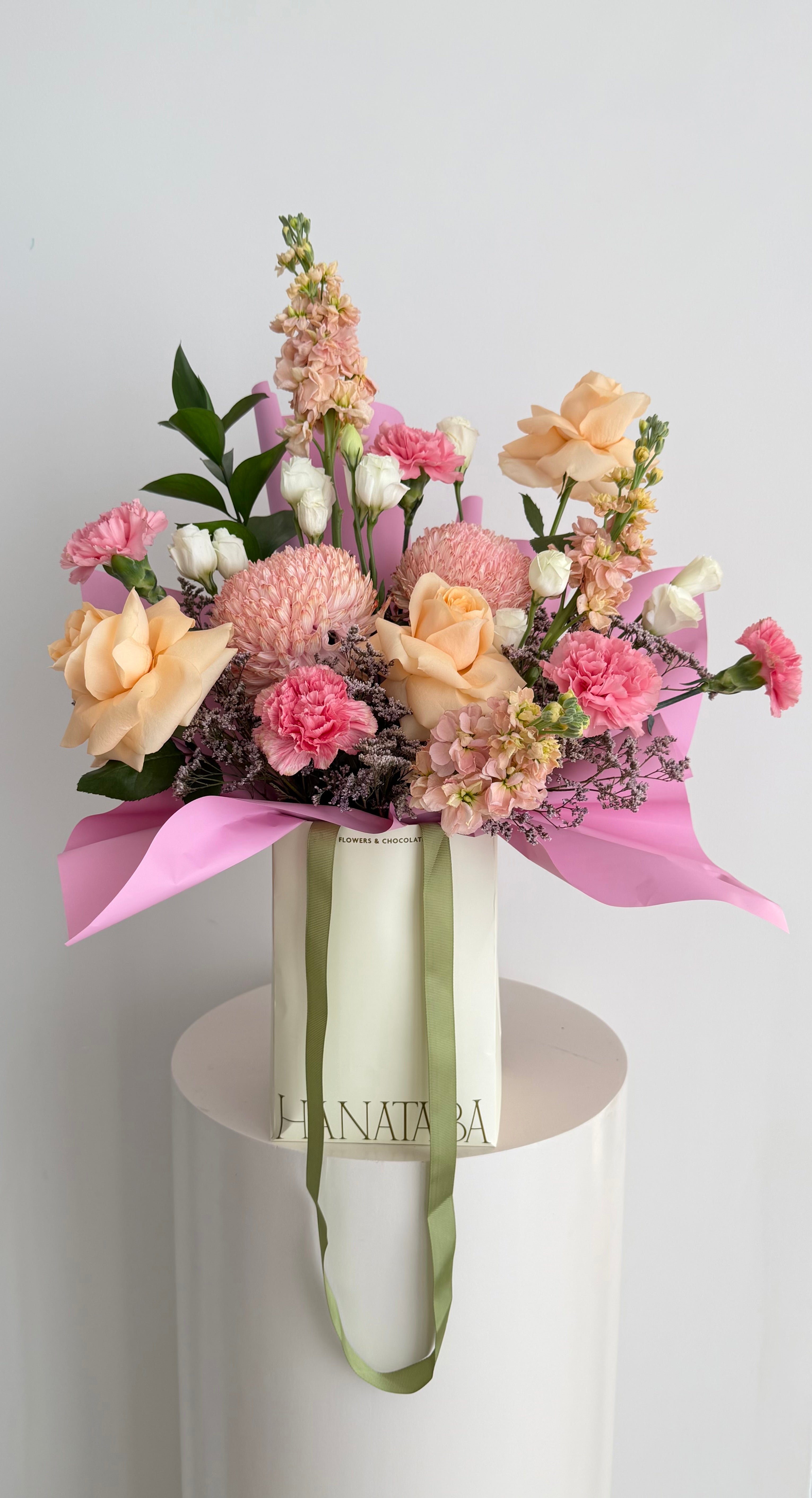 small bag arrangement 18