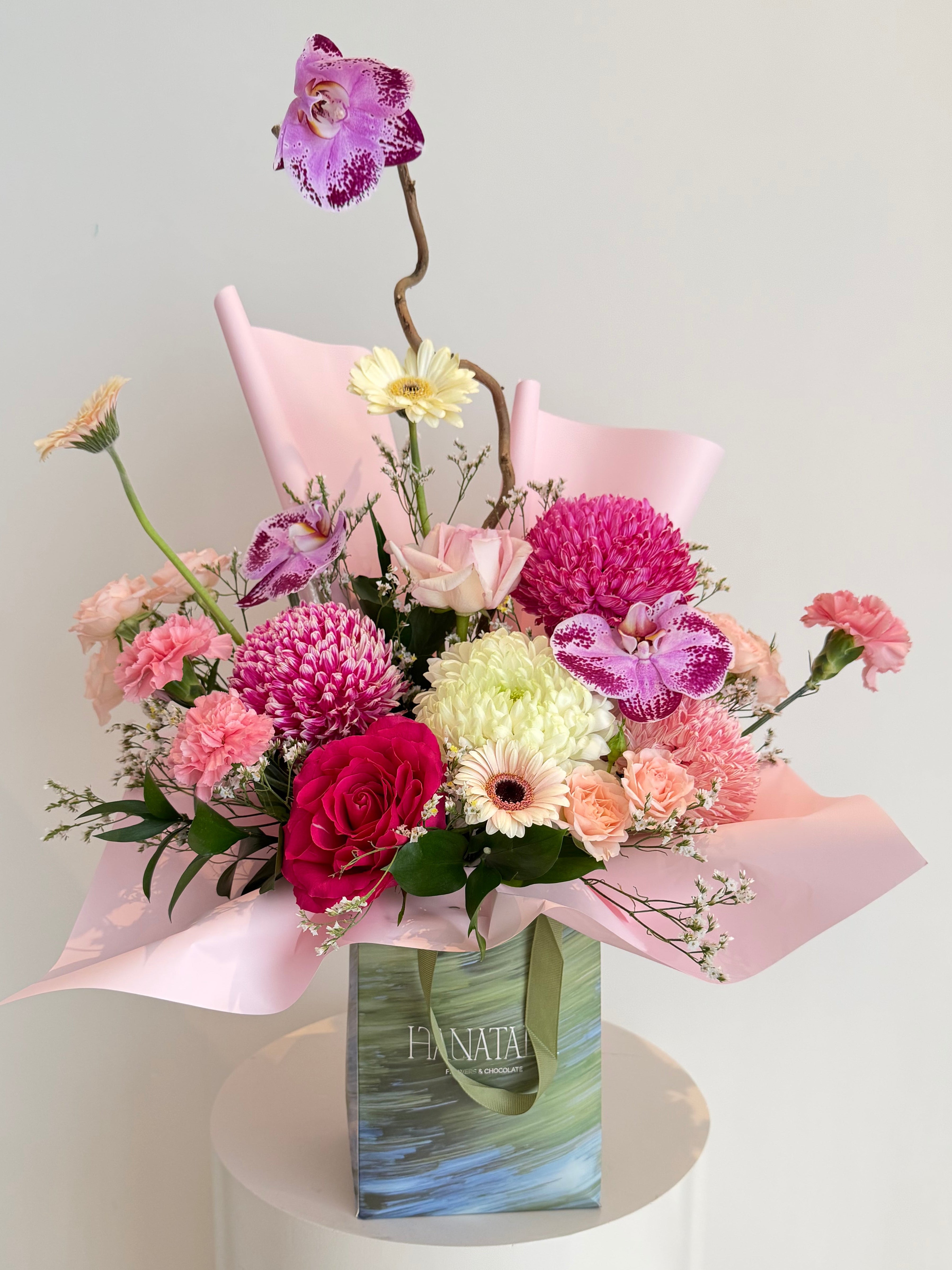 small bag arrangement 16